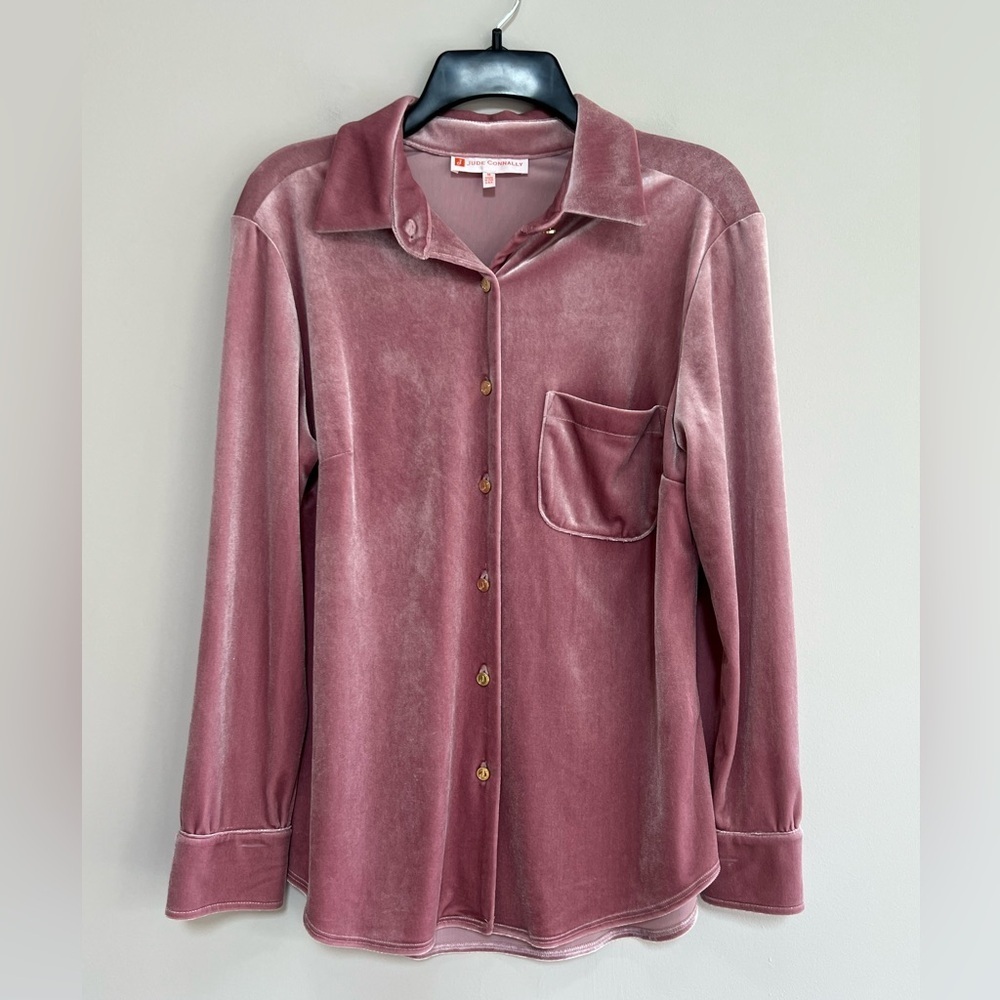 Jude Connally Brandy Velvet Button Down Long Sleeved Top in Dusty Rose Pink, M